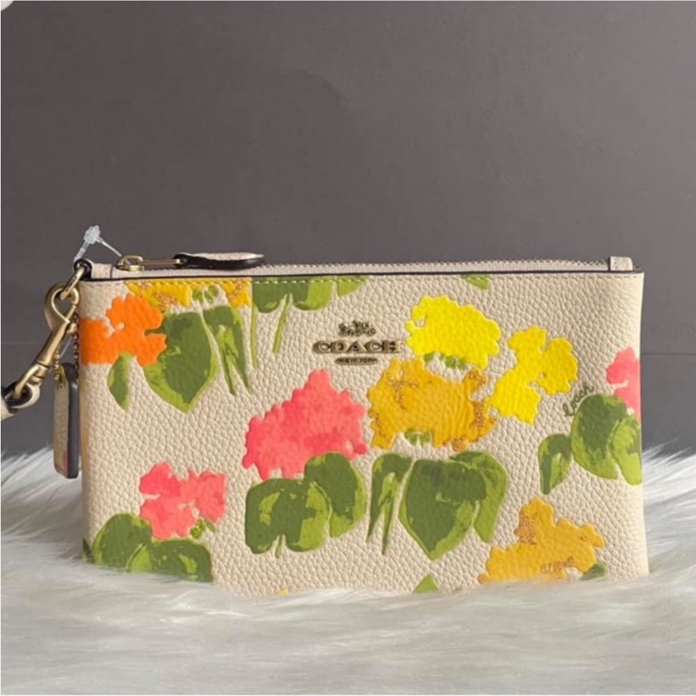 New Coach Women's  Floral Printed Leather Small Zip-Top Wristlet Multicolor $150